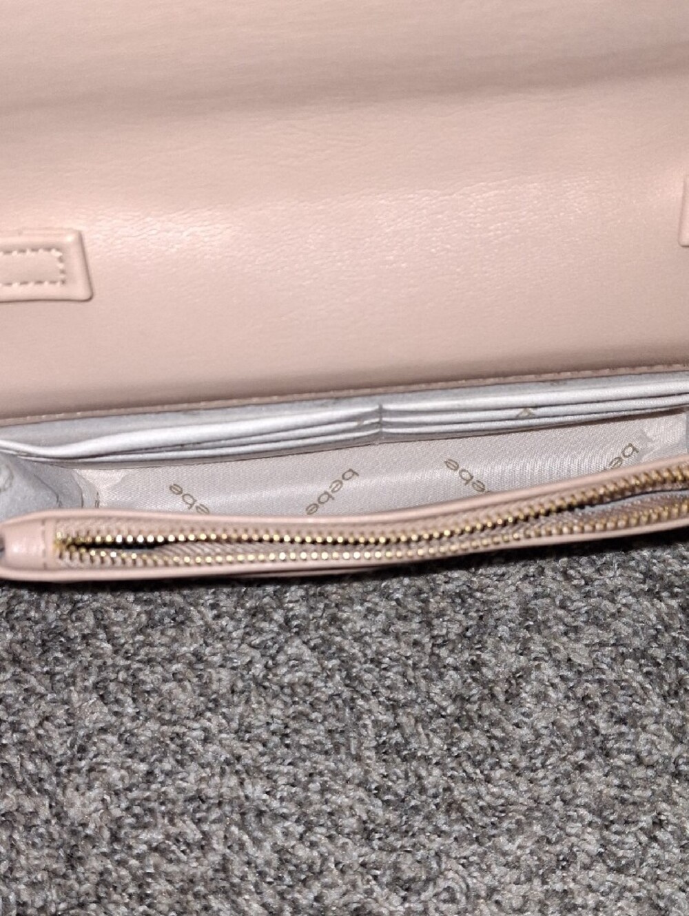 Quilted Beige Chain Crossbody Bag - Women - Picture 4 of 6